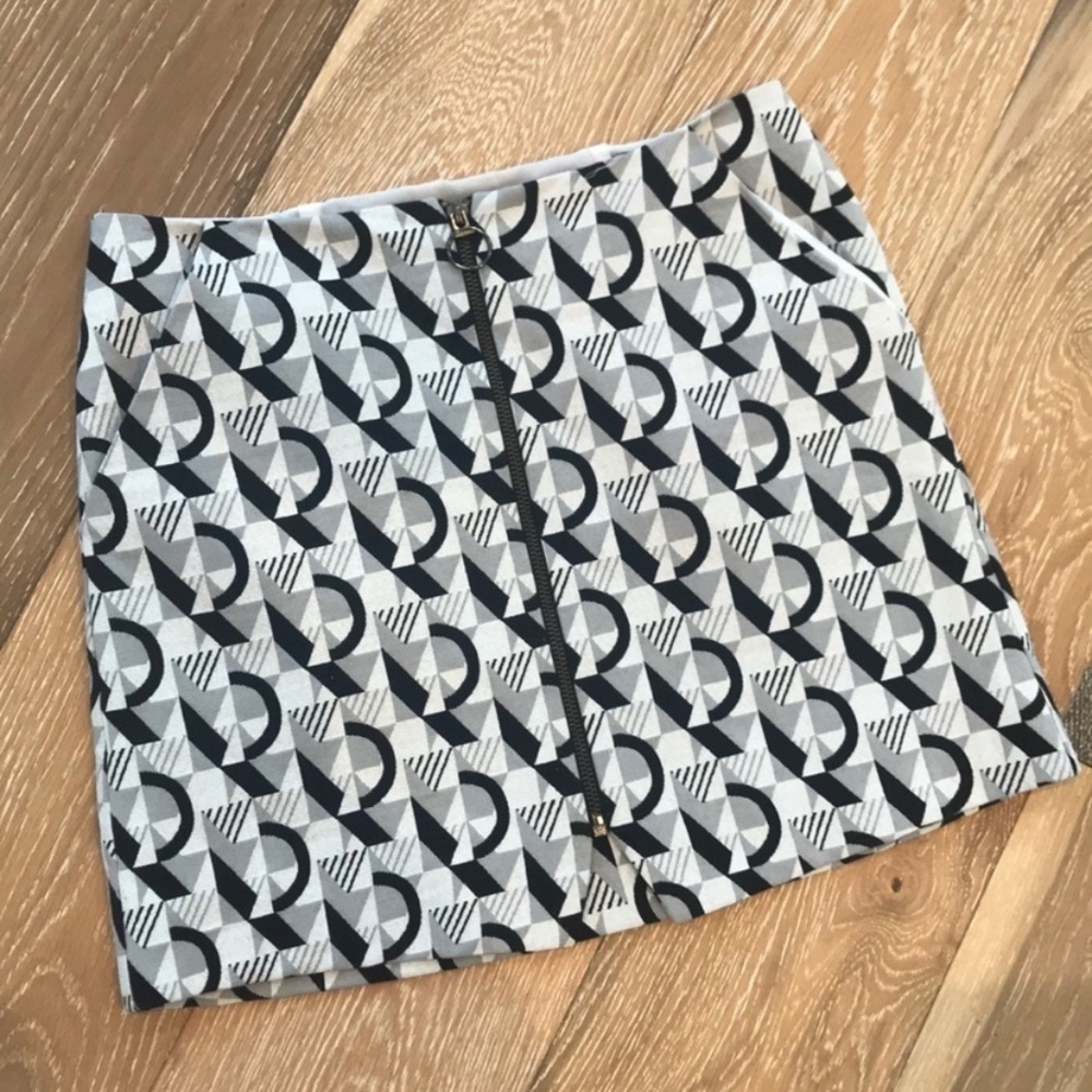 Geometric Patterned Gray Skirt